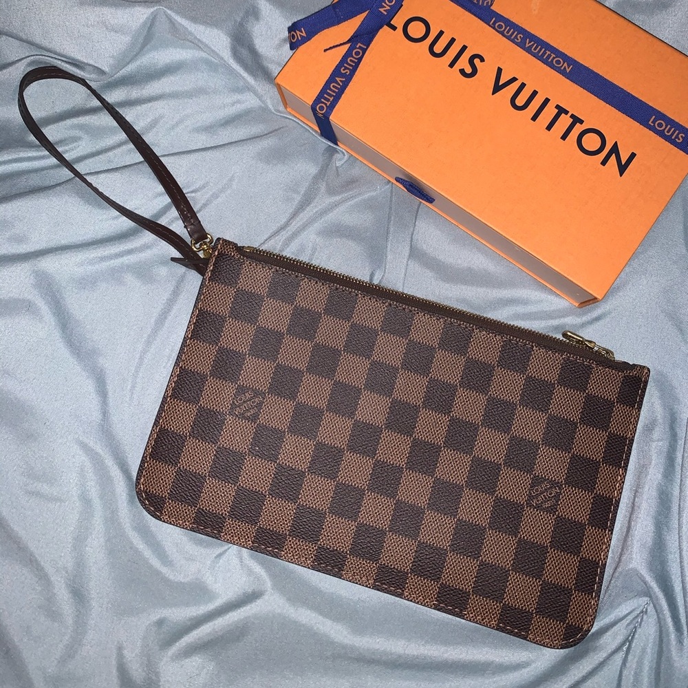 Louis Vuitton Neverfull Pouch